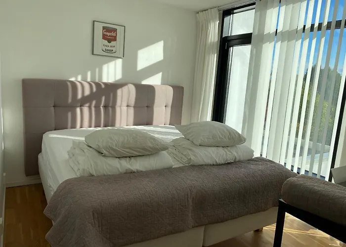 Exclusive 2 Level Etage Next To Arlanda-City Metro