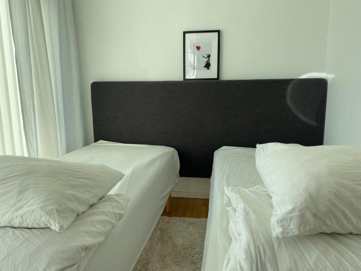 Exclusive 2 Level Etage Next To Arlanda-city Metro * Tukholma