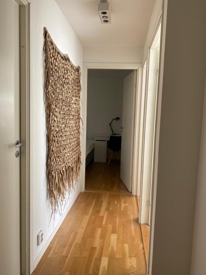 Exclusive 2 Level Etage Next To Arlanda-city Metro Huoneisto